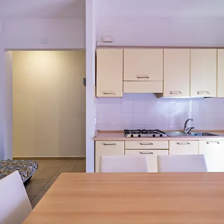 Apartament Andromeda B2 *